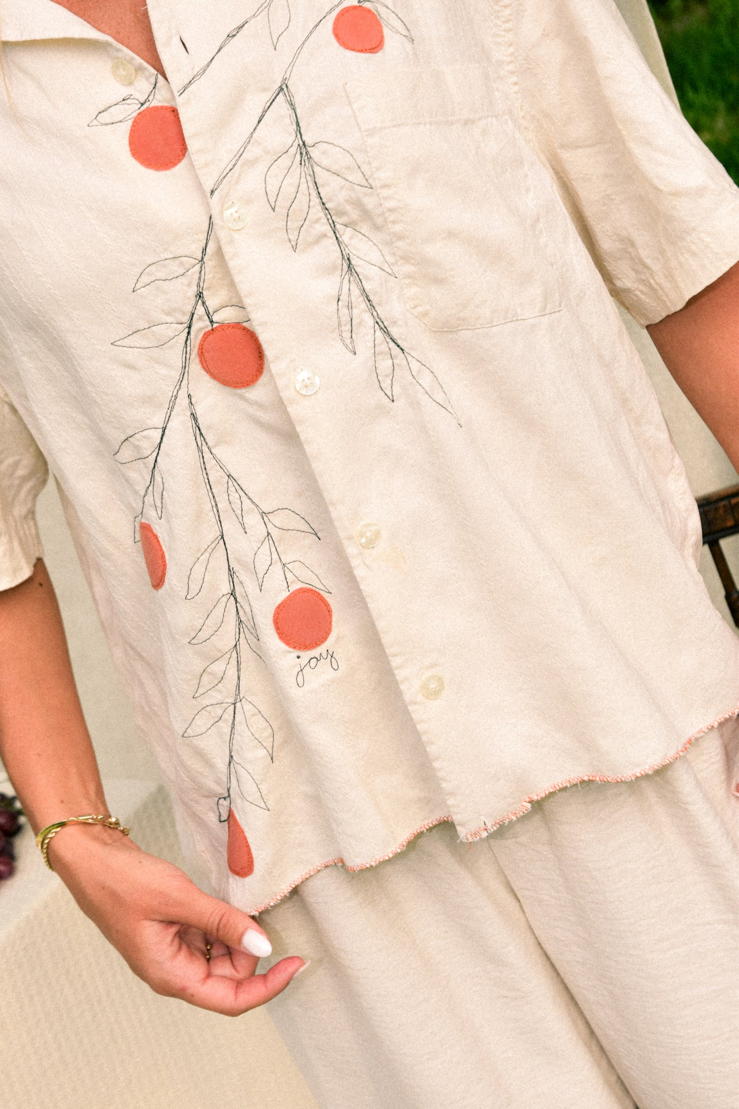 JOY Cropped Button Down - Cream