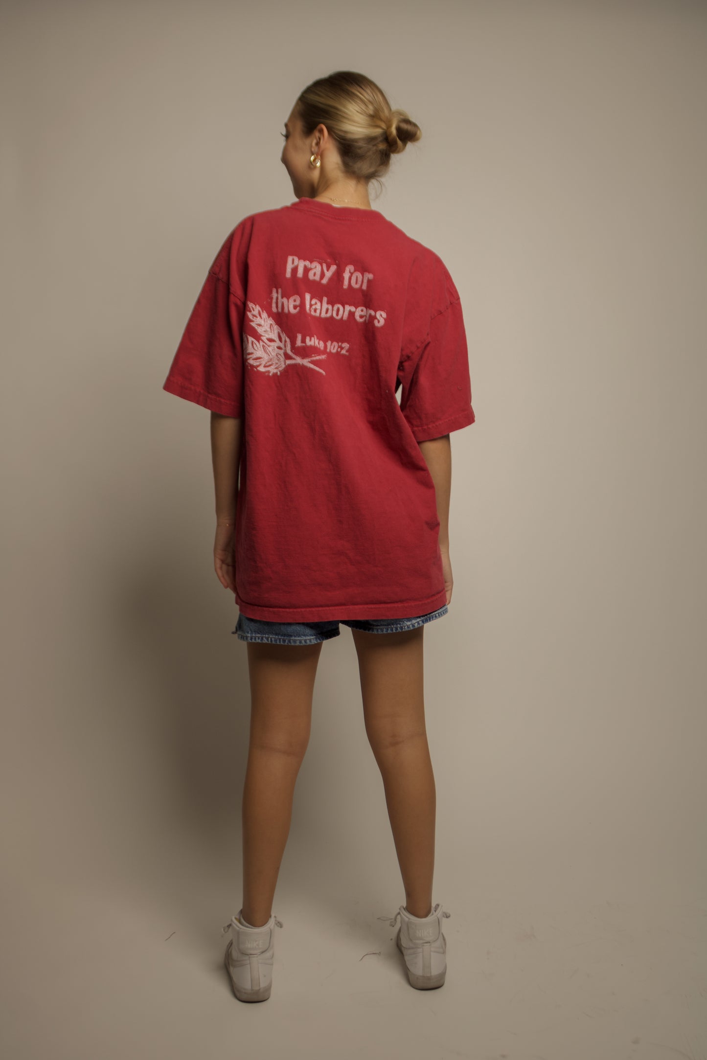 10/40 Window Tee - Red