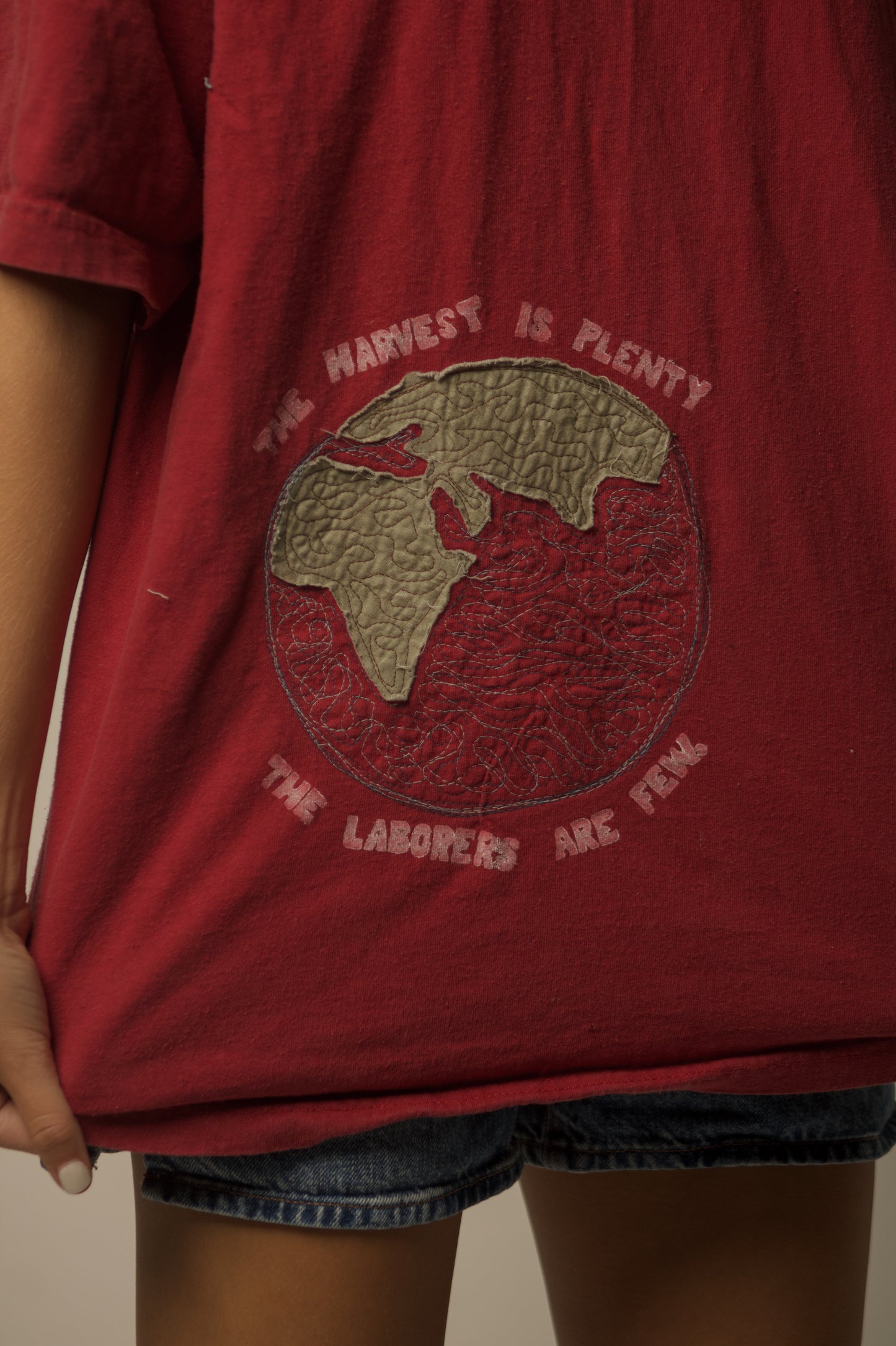 10/40 Window Tee - Red