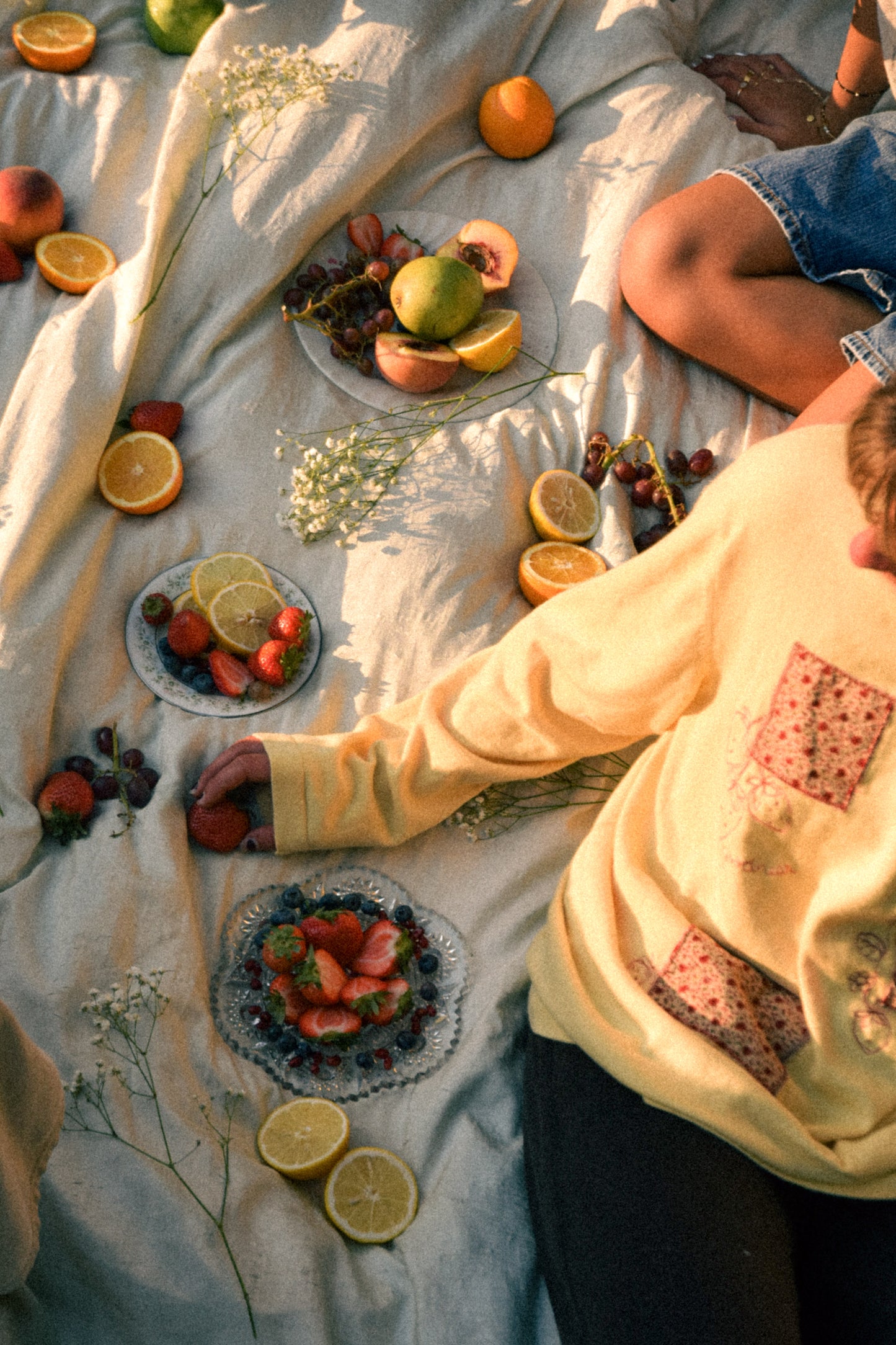 GOODNESS Sweater - Yellow
