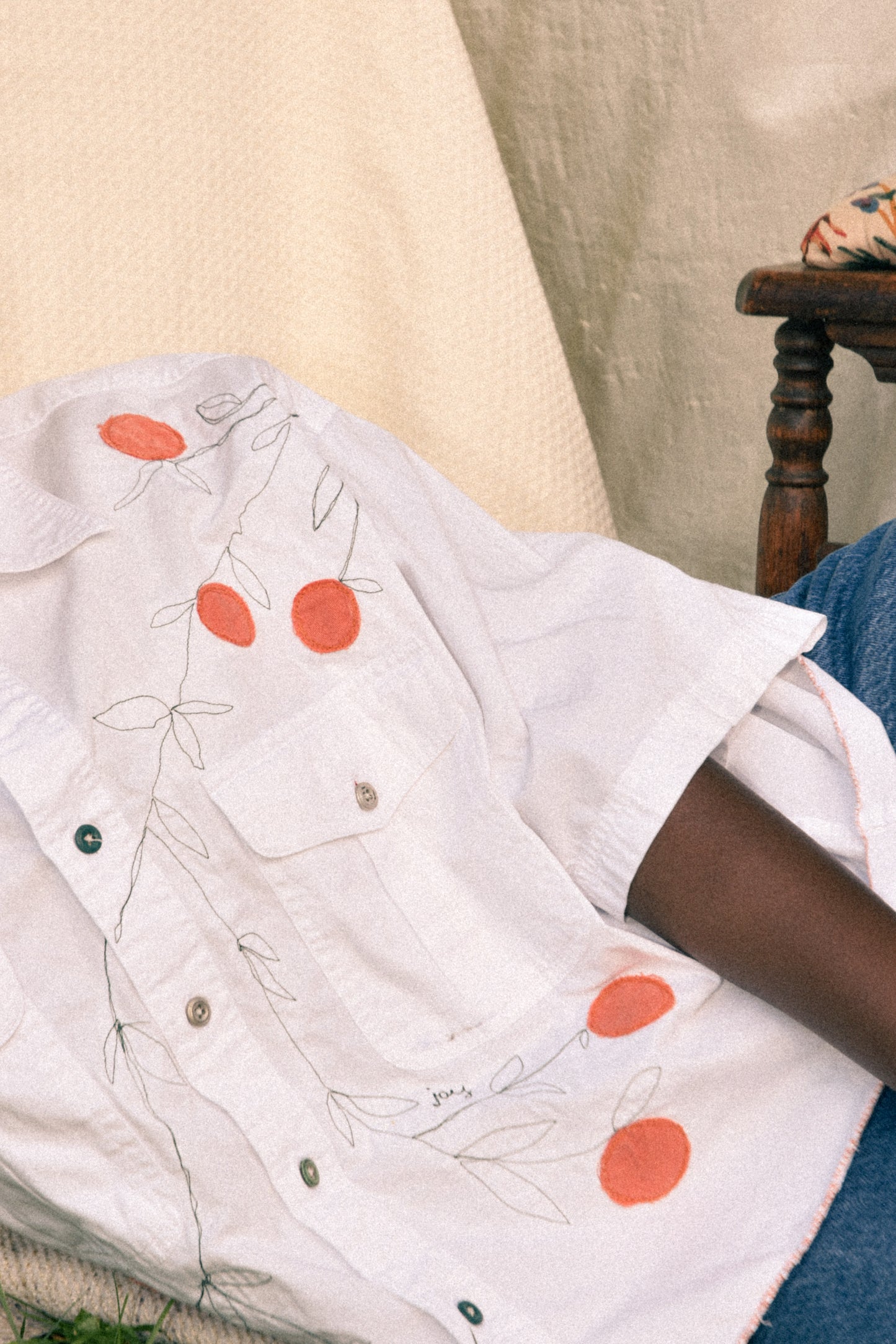 JOY Cropped Button Down - White