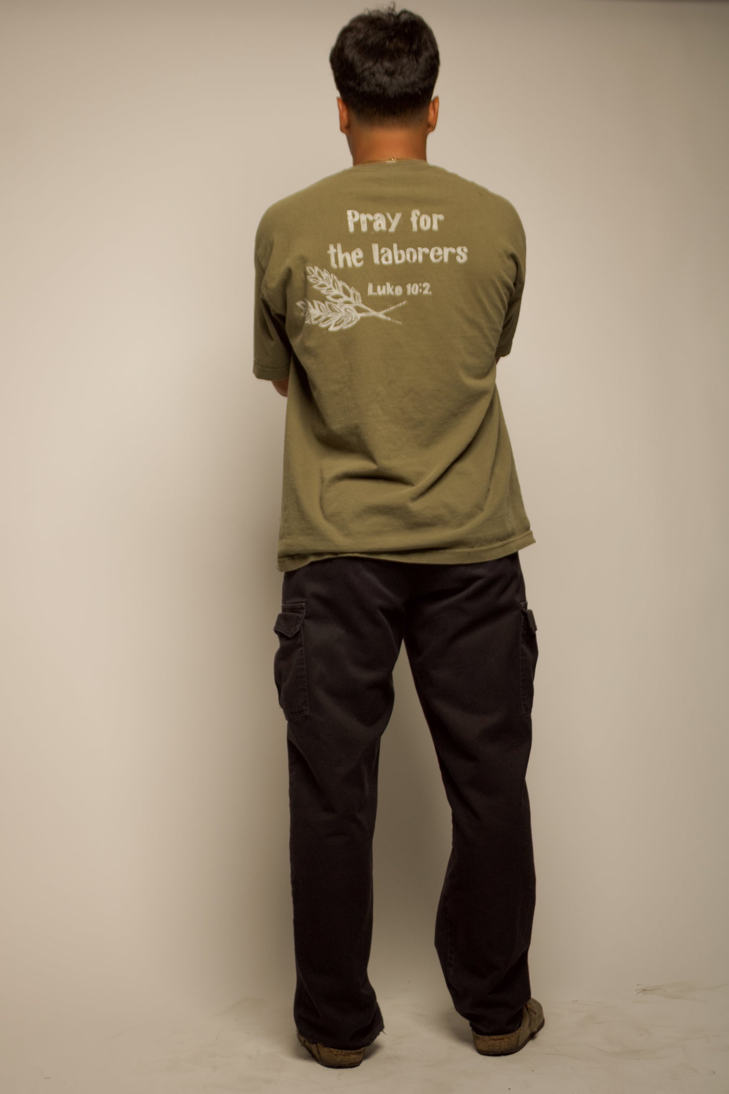 10/40 Window Tee - Olive Green